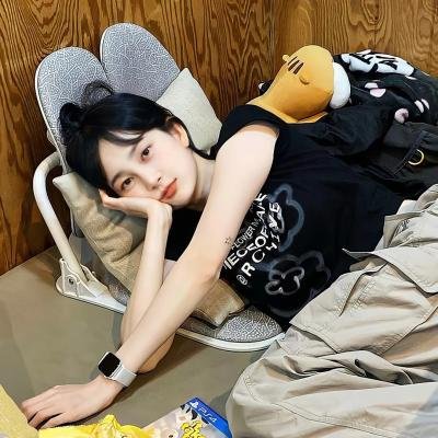 美鸟伴身边